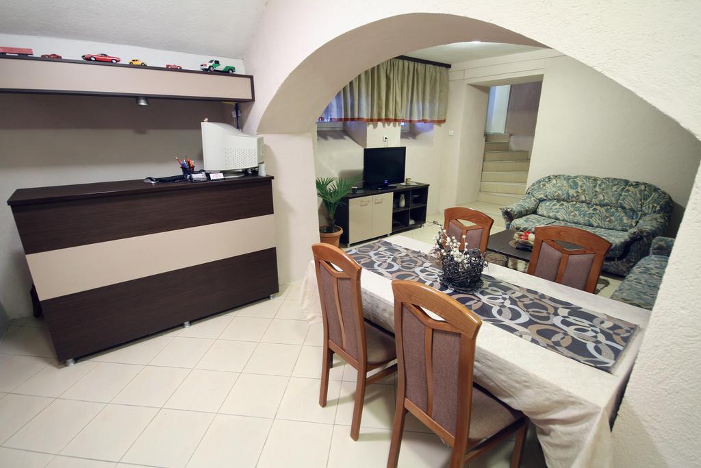Guest House Via Bitola Exteriör bild